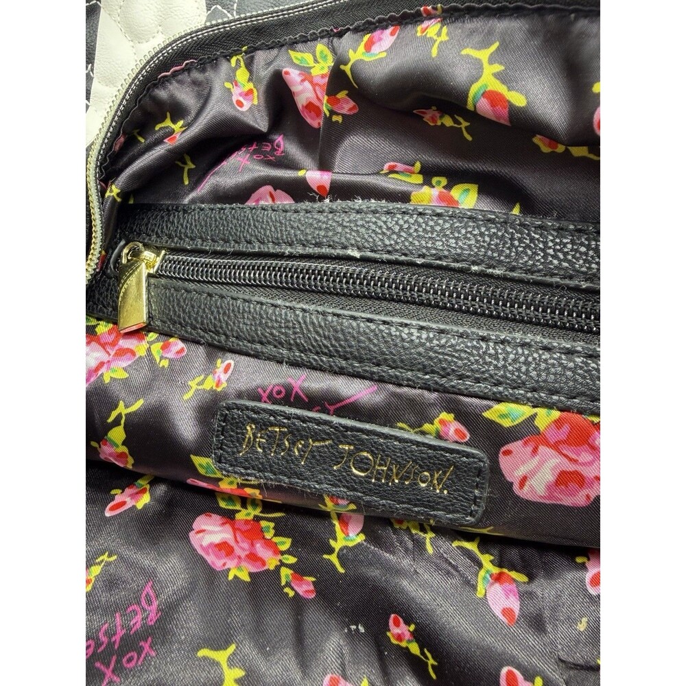 BETSEY JOHNSON Black & White STRIPED Quilted Heart WEEKENDER BAG Carry-On DUFFLE - Picture 13 of 16